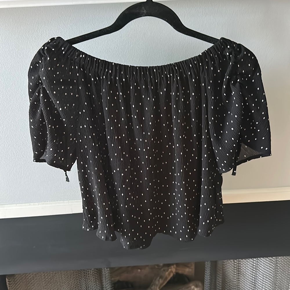 Nordstrom crop off the shoulder polka dot shirt